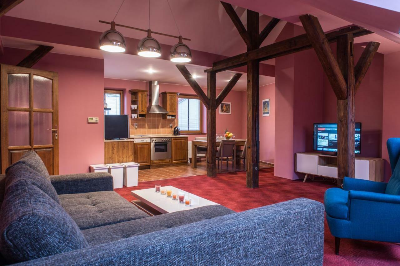 Spacious And Quiet Attic Flat In Centre Praag Buitenkant foto